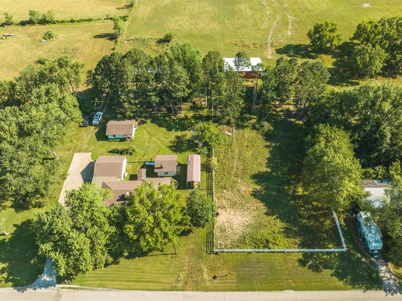 Baker's Horse Farm : Raymondville : Texas County : Missouri