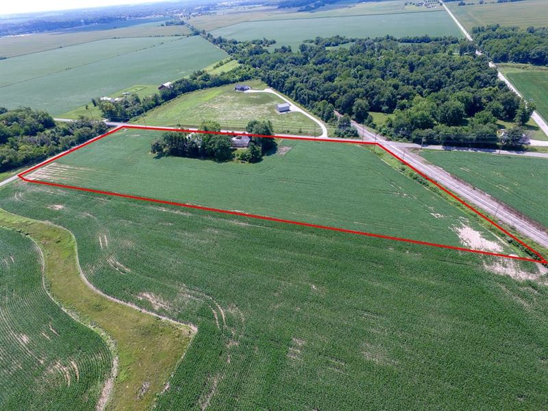 Home for Sale, Home and Barn on 9 : Monticello : White County : Indiana