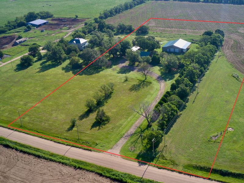 Barton County Lodge, Shop, & Cabin : Claflin : Barton County : Kansas