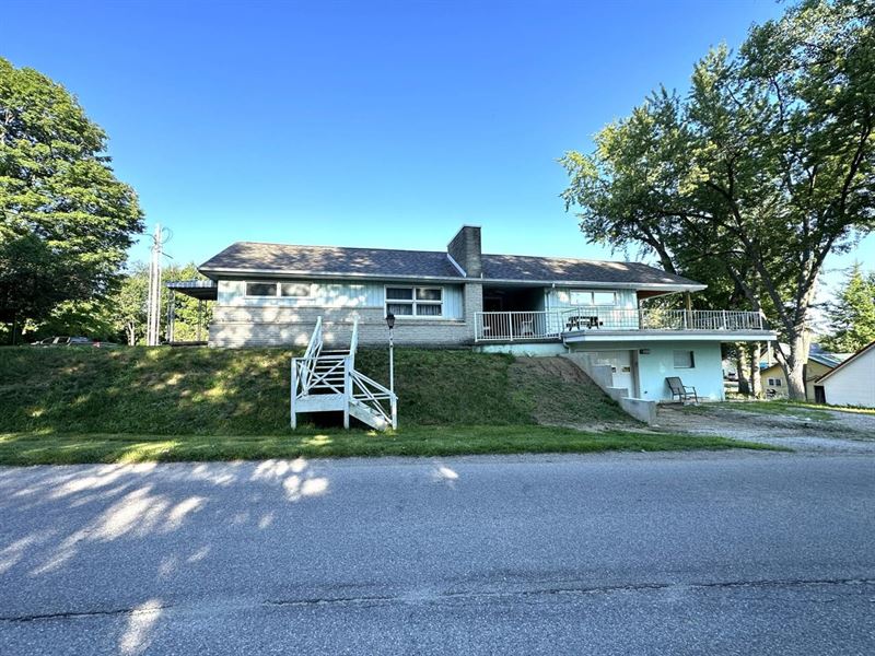 The Hill Top Lake House / 9877 S 75 : Claypool : Kosciusko County : Indiana