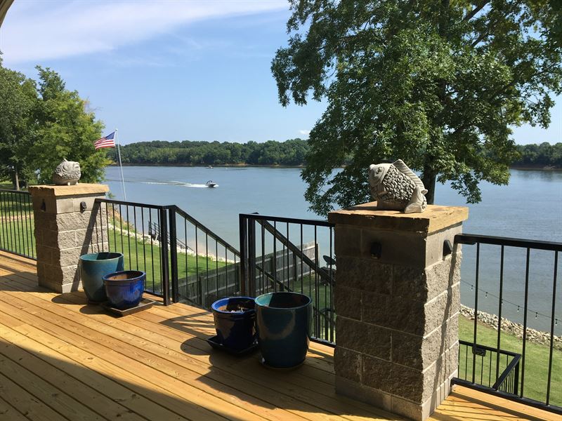 TN Riverfront Home for Sale : Crump : Hardin County : Tennessee