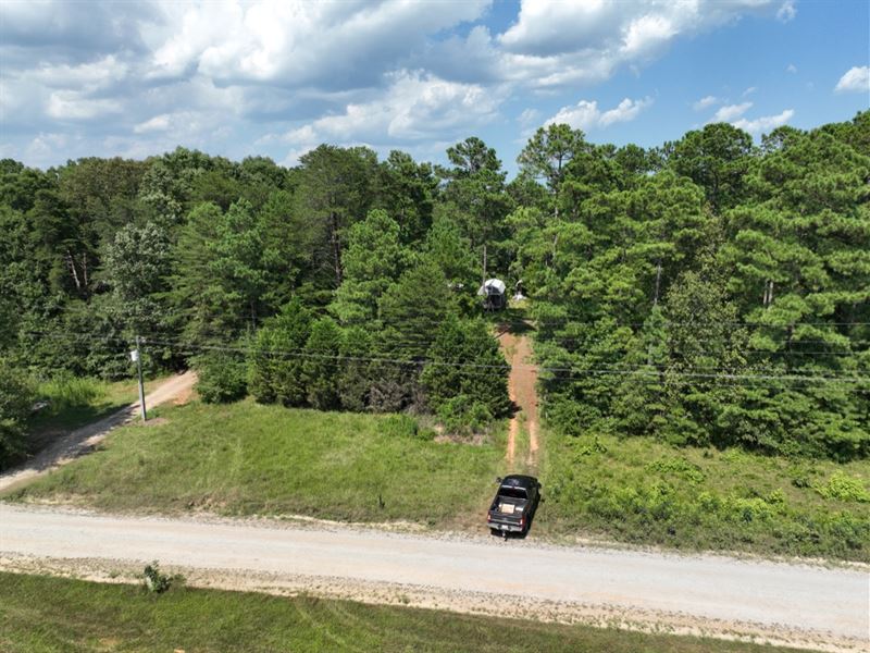Wooded Lot with Improvements : Iva : Abbeville County : South Carolina