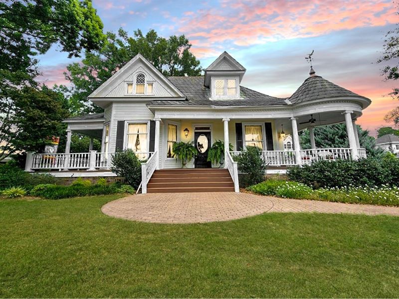 Home in Marion County At 403 Broad : Marion : Marion County : Mississippi