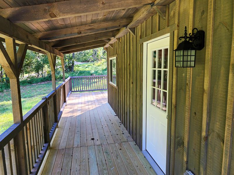 Tract 4, Bobcat Cabin at The Woods : Stewart : Athens County : Ohio