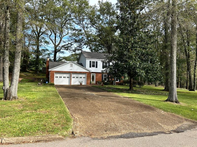 Woodland Hills 2 Story Home : West Point : Clay County : Mississippi