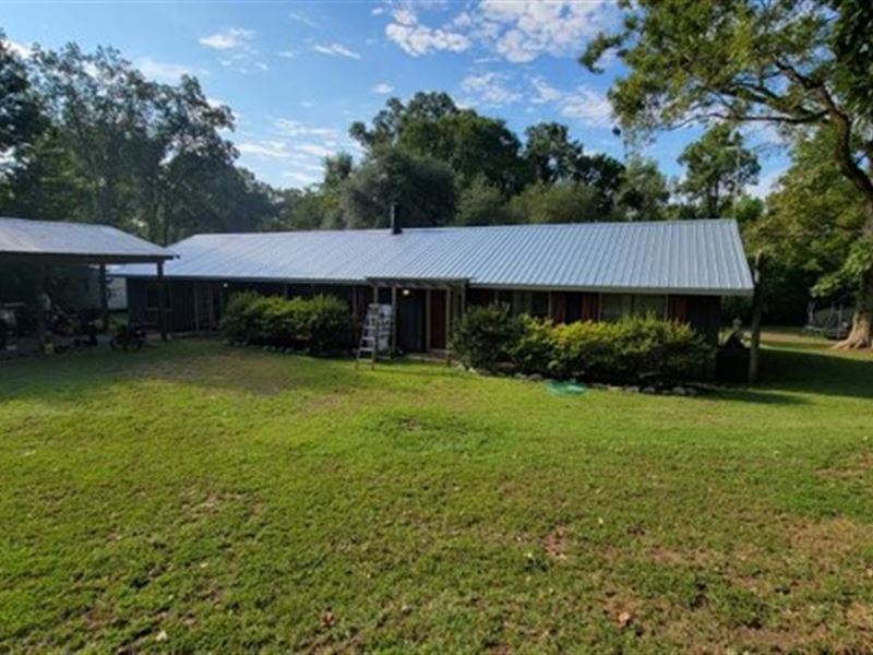 4.2 Acres with A Home in Adams Coun : Natchez : Adams County : Mississippi