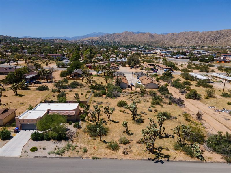 Create Your Desert Haven Here : Yucca Valley : San Bernardino County : California
