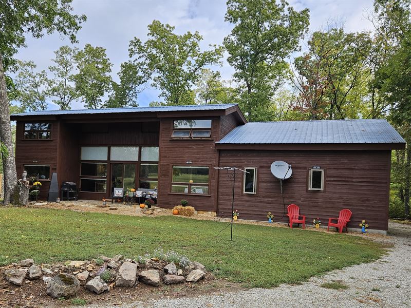 Cedar Home On 4.7 Ac in The Ozarks : Mountain Grove : Douglas County : Missouri