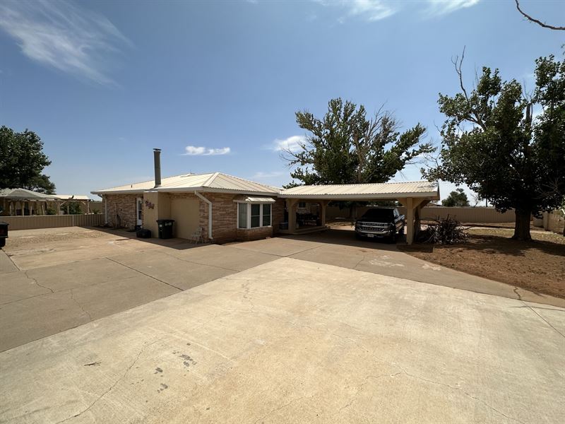 NM Home, Workshop, Horse Barn 3 ac : Clovis : Curry County : New Mexico