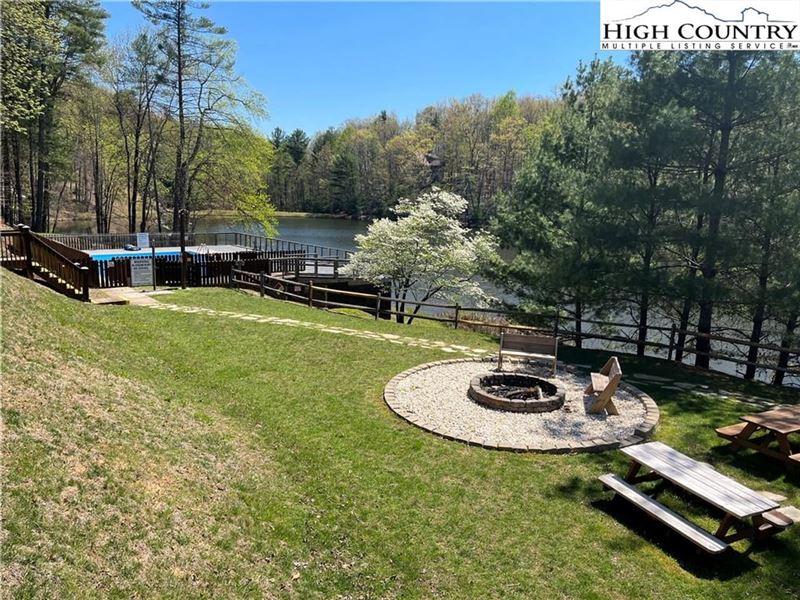 Lot 201 Powder Horn Estates Rd : Deep Gap : Watauga County : North Carolina
