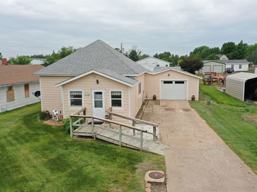 1321 Douglas St : Imperial : Chase County : Nebraska