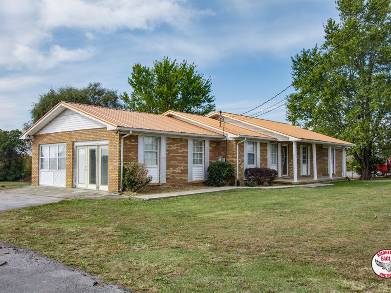 Brick Home, Garage & Shop : Crossville : Cumberland County : Tennessee