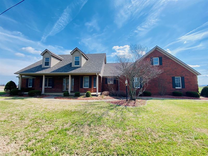 Stunning Brick Home Mini Farm : Springfield : Washington County : Kentucky