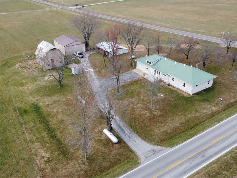 Country Home with Acreage : Mountain Grove : Wright County : Missouri