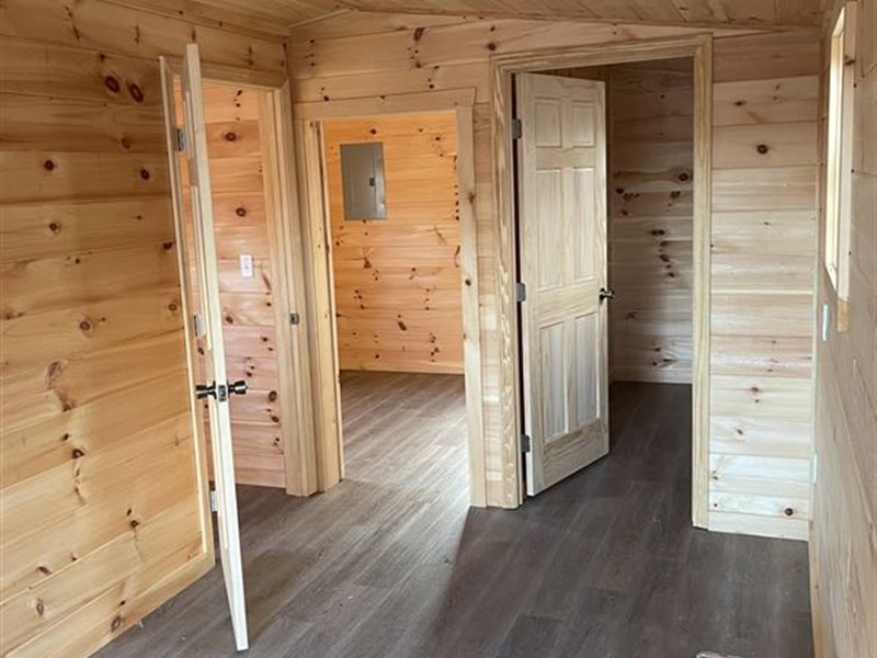 Land with Amish Cabin in Maine : Grand Isle : Aroostook County : Maine