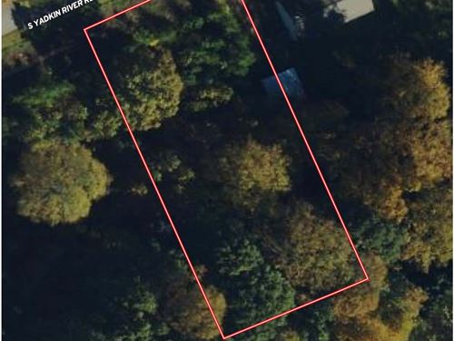 .52 Acres 122 S. Yadkin River : Statesville : Iredell County : North Carolina