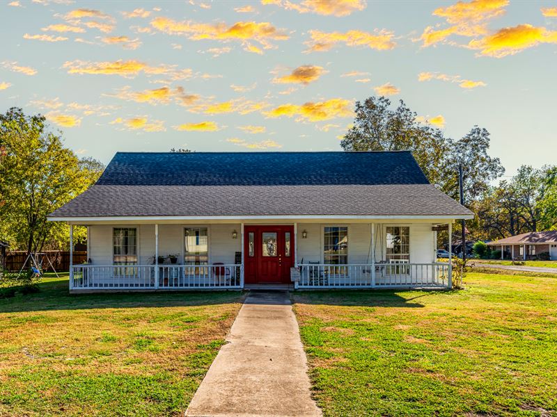 Country Home for Sale in Roxton, TX : Roxton : Lamar County : Texas