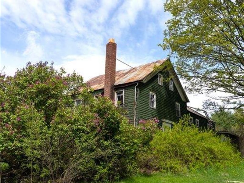 Hudson Valley Farm House : Hannacroix : Greene County : New York