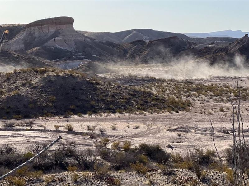 Black Friday Waves of Discounts : Marfa : Presidio County : Texas