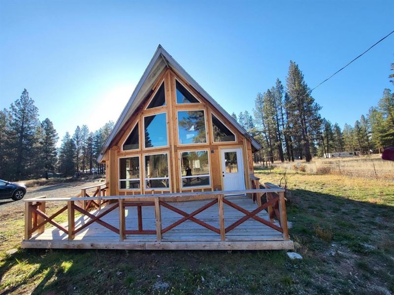 Nestled in Almost 3.5 Acres : Bonanza : Klamath County : Oregon