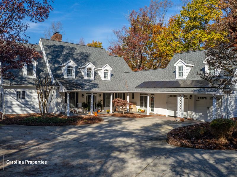 Executive NC Manor with Horse Barn : Thomasville : Davidson County : North Carolina