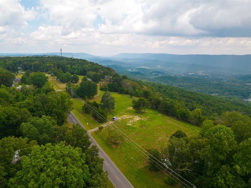 Large Brow Property Just South : Trenton : Dade County : Georgia