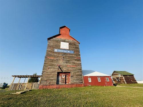 Highway 18 Bar And Lodge : Herrick : Gregory County : South Dakota