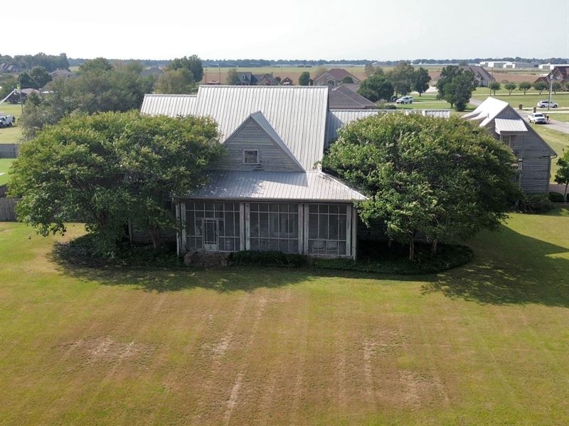Home in Bolivar County At 119 McCai : Cleveland : Bolivar County : Mississippi
