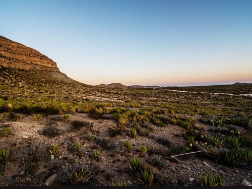 El Paso City Outskirts : El Paso : Texas