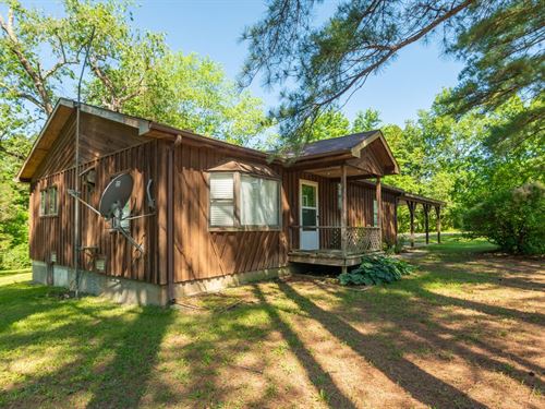 2-Bed 1-Bath Cabin-Style Home in CA : Grandin : Carter County : Missouri