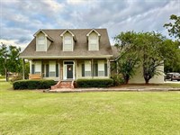 Beautiful Home on A.88 Acre Lot : Saint Joseph : Tensas Parish : Louisiana