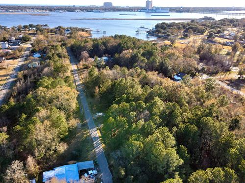 .32 Acre Lot 4 In Jackson County : Saint Martin : Jackson County : Mississippi