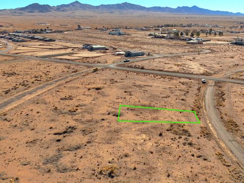 Contemporary Desert Living Route 66 : Kingman : Mohave County : Arizona