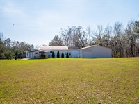 Unique Property With Expansive Spac : Madison : Florida