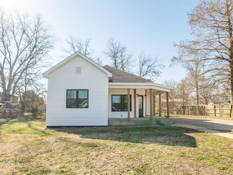 Beautifully Renovated 3 Bed, 1 Bath : Sikeston : Scott County : Missouri
