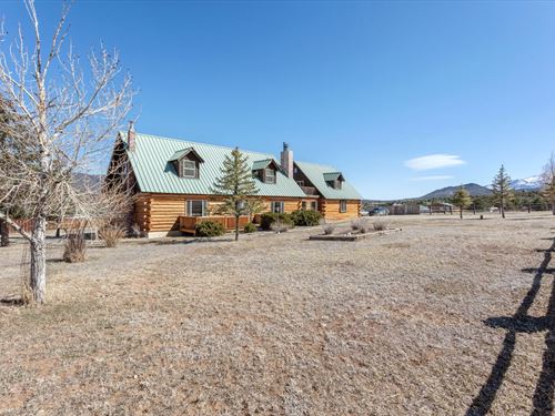 Stunning Log Home : Howard : Fremont County : Colorado