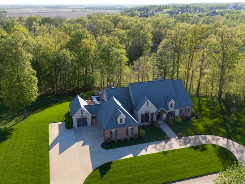 Stunning, Custom Luxury Home in Win : Cape Girardeau : Cape Girardeau County : Missouri