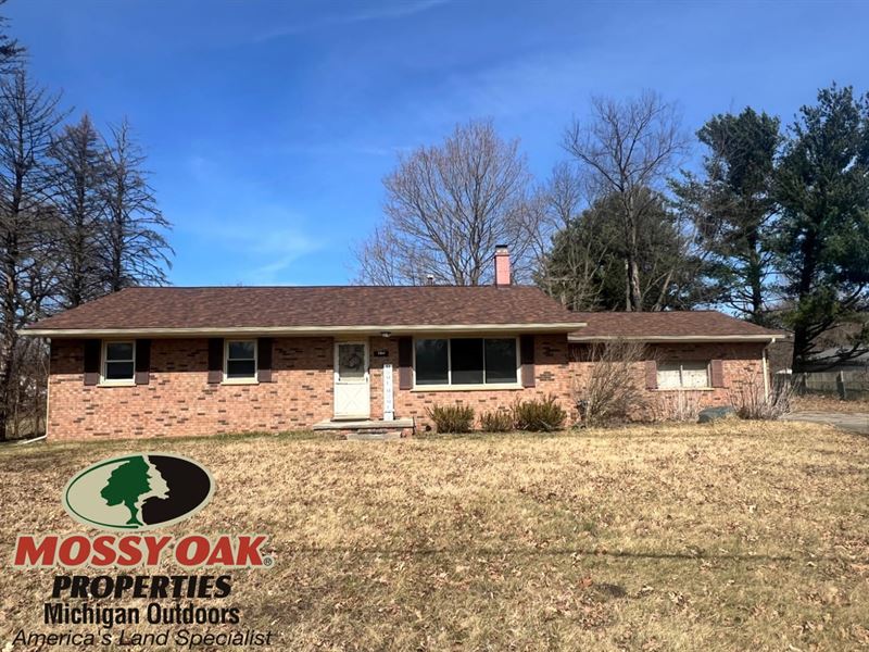 740 W. Main St, Pinckney MI 48619 : Pinckney : Livingston County : Michigan