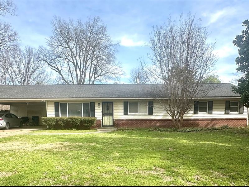 Home in Bolivar County At 100 Ashle : Cleveland : Bolivar County : Mississippi