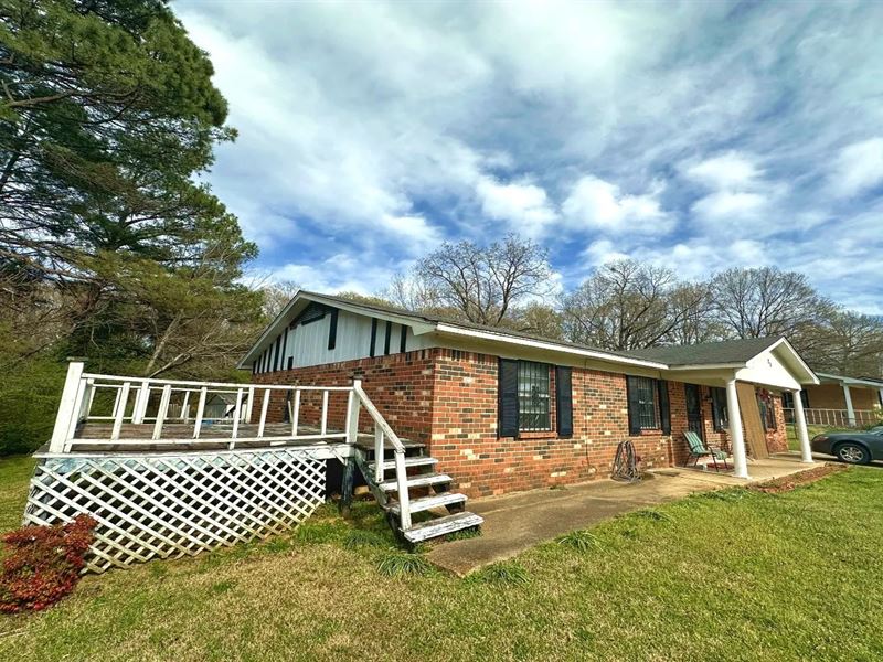 Home in Yalobusha County At 25 Gran : Water Valley : Yalobusha County : Mississippi