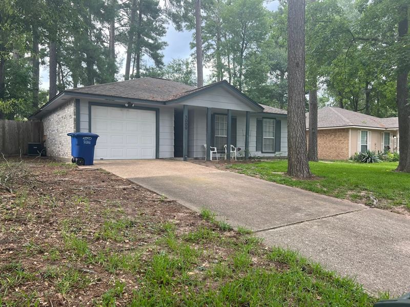 3009 Brook Drive, 3-Bed/1-Bath : Huntsville : Walker County : Texas
