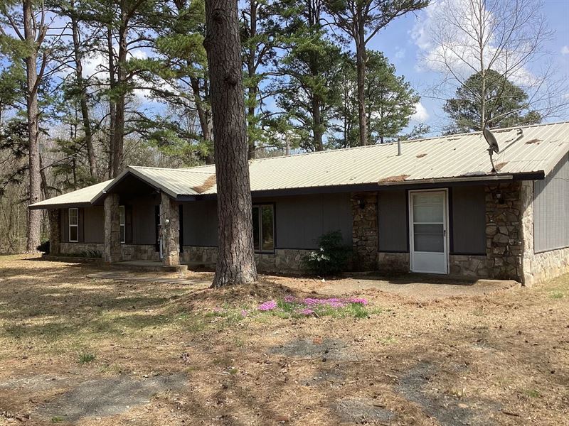 Home On 1.65 Acre Corner Lot in Pol : Cove : Polk County : Arkansas
