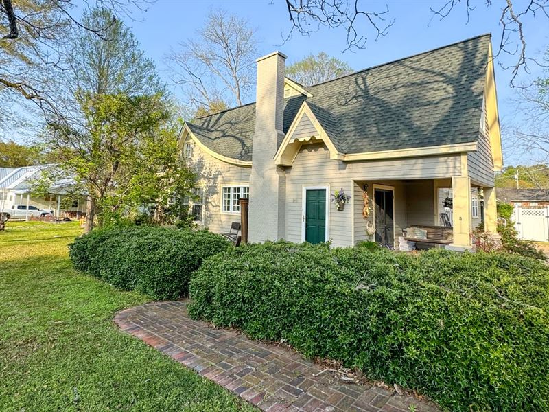 Beautiful Clay County Home for Sale : West Point : Clay County : Mississippi
