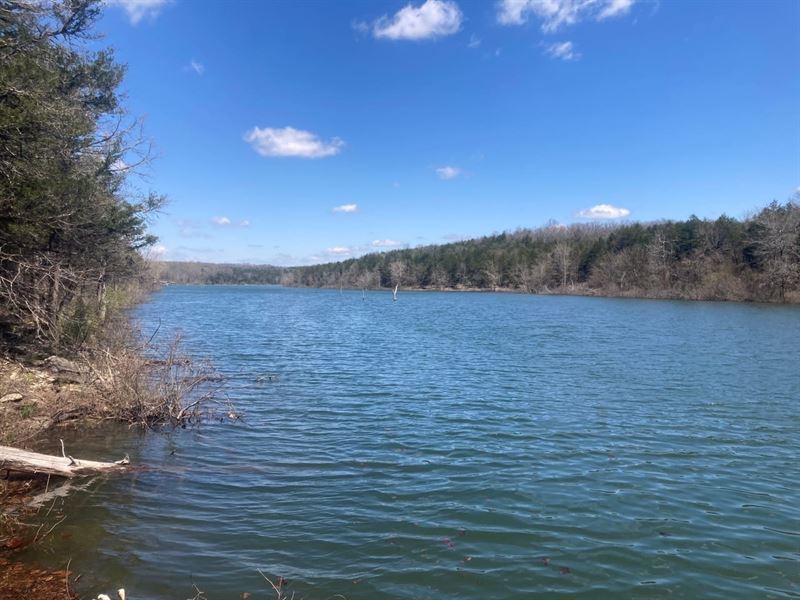Beautiful Table Rock Lake Lakefront : Eagle Rock : Barry County : Missouri