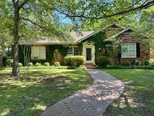 Home in Bolivar County at 301 S. Vi : Cleveland : Bolivar County : Mississippi