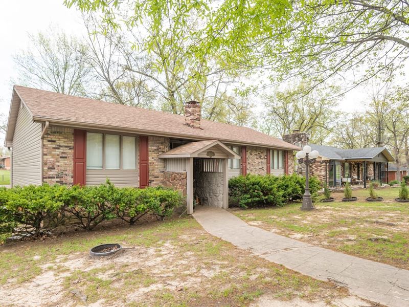 Beautiful 3-Bed 2.5-Bath in Poplar : Poplar Bluff : Butler County : Missouri