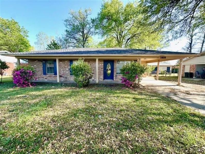 Home in Bolivar County At 1409 Brie : Cleveland : Bolivar County : Mississippi