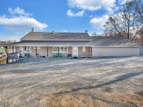 Active Marina and Restaurant : Union Hall : Franklin County : Virginia