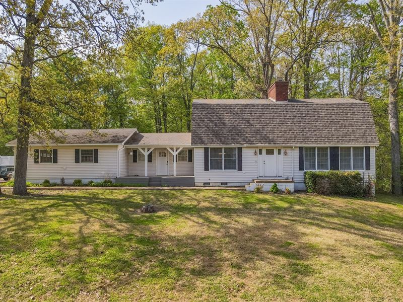 Charming 4-Bed Home for Sale in Dex : Dexter : Stoddard County : Missouri