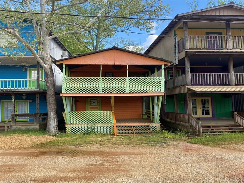 Cabin On The Neshoba County Fairgro : Philadelphia : Neshoba County : Mississippi